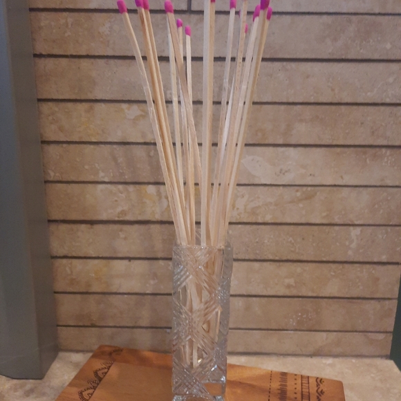 Avon 1980 Fostoria 6" Square Glass Bud Vase ~ Crosshatch Diamond Pattern - Picture 7 of 8